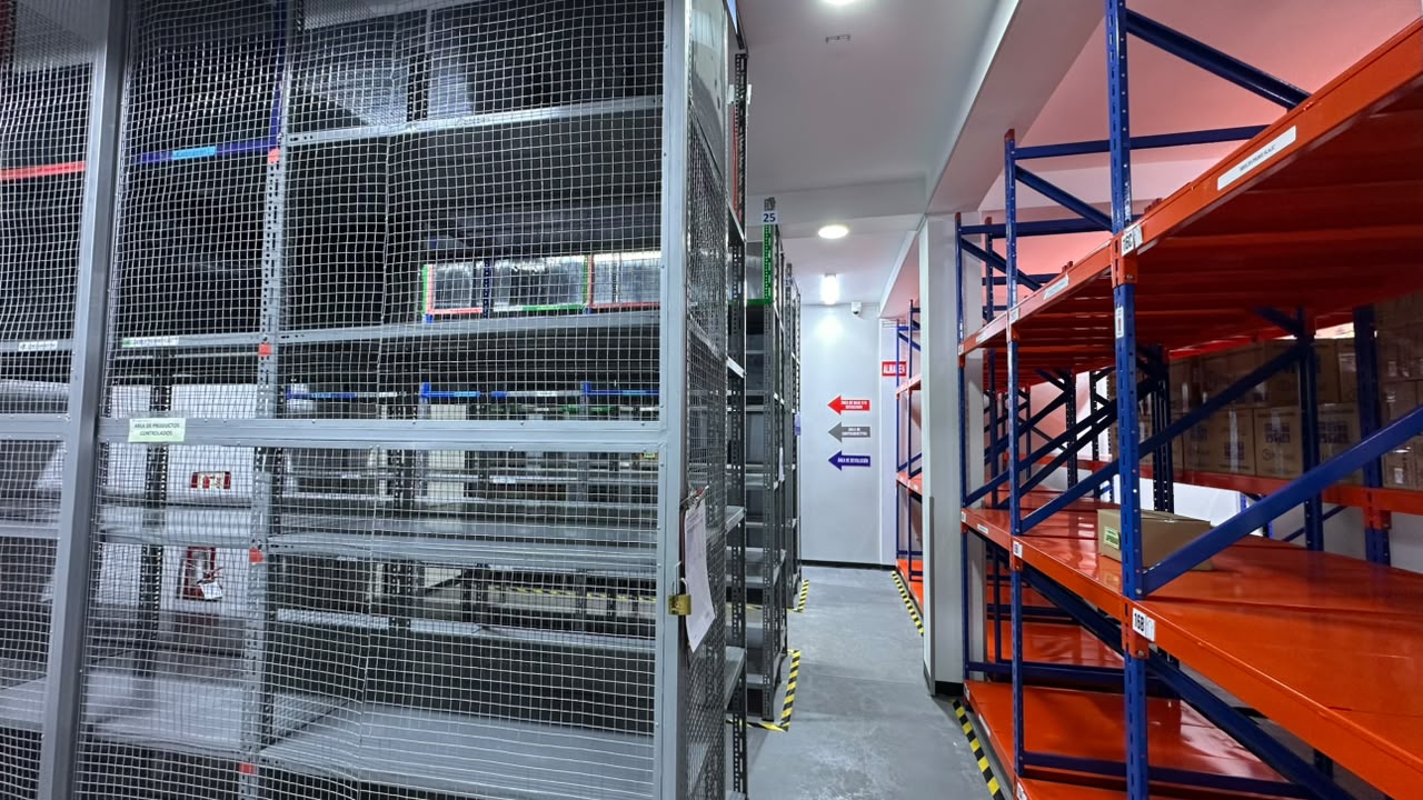 Apertura de droguerías con acompañamiento regulatorio
